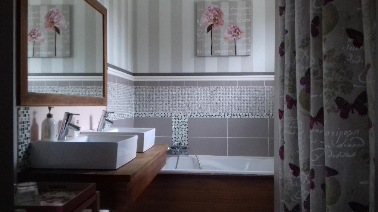 Chambre Dans Maison Privee Awoingt Exteriér fotografie